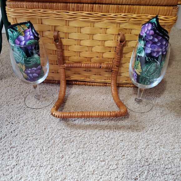 Picnic Time Wicker Wine & Cheese/Picnic Basket - Picture 6 of 14